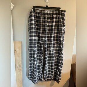 American Eagle Outfitters Black and White Plaid Skirt